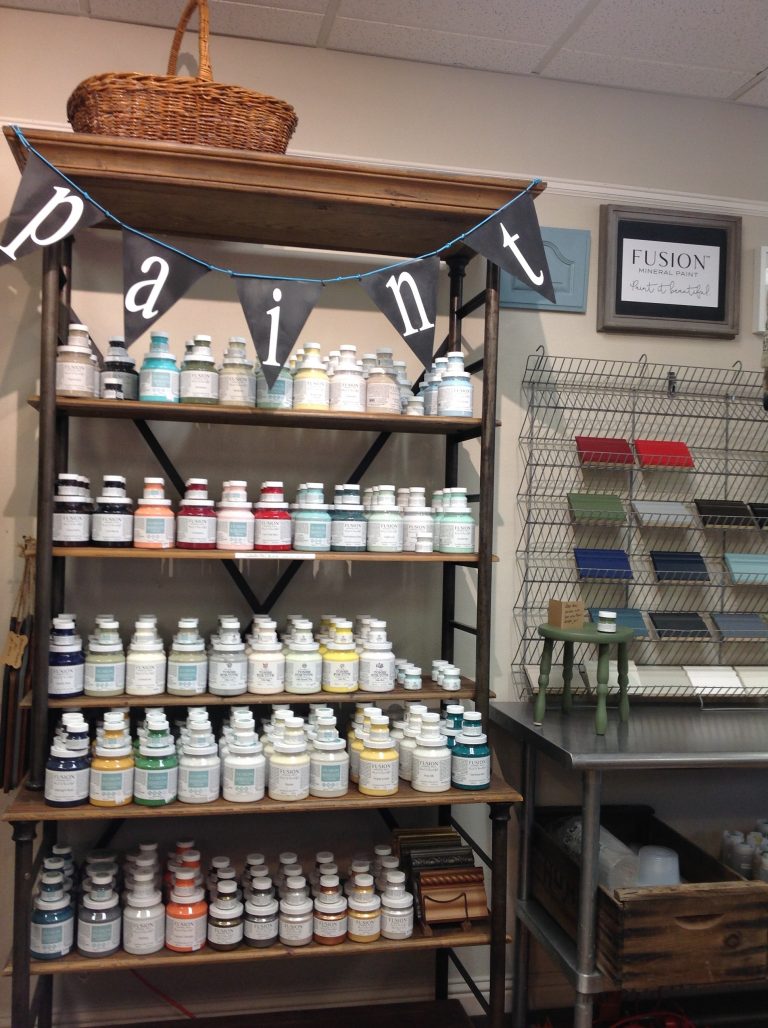 Watch as Barbara with The Treasured Home does a Live Demo using Fusion Mineral Paint! She is the go-to for all things painted furniture and DIY home decor! Learn for free from the best! #thetreasuredhome #fairoakscalifornia #fusionmineralpaint #furniturepaitingdemonstration #howtousefusionmineralpaint