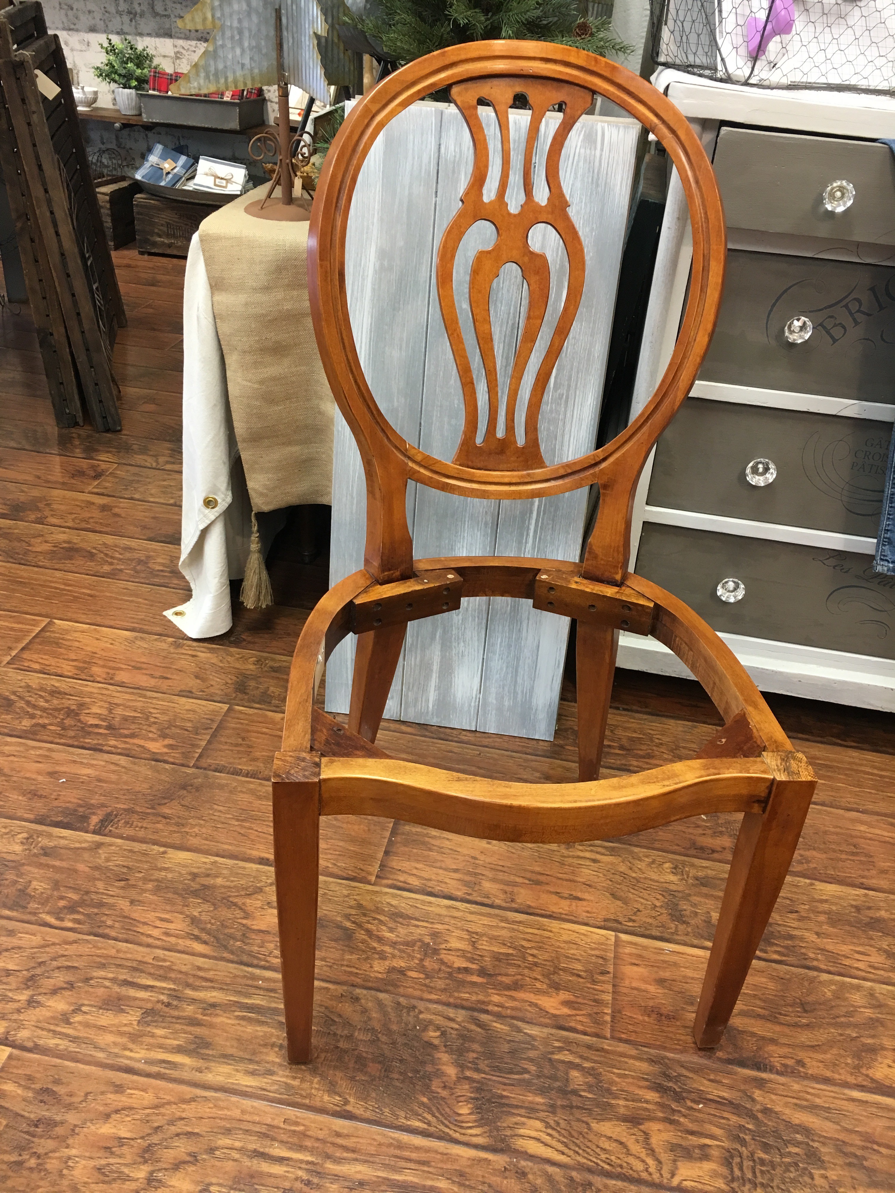 Painting a leather chair with Fusion Mineral Paint – The Interior DIYer