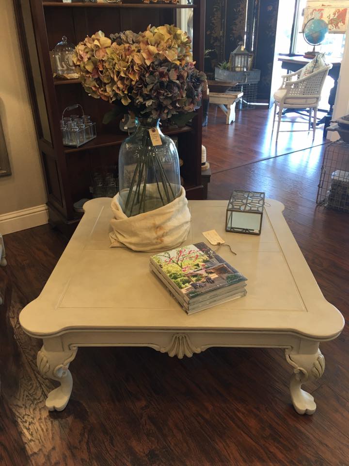 Painted coffee table using Fusion Mineral Paint custom glaze color